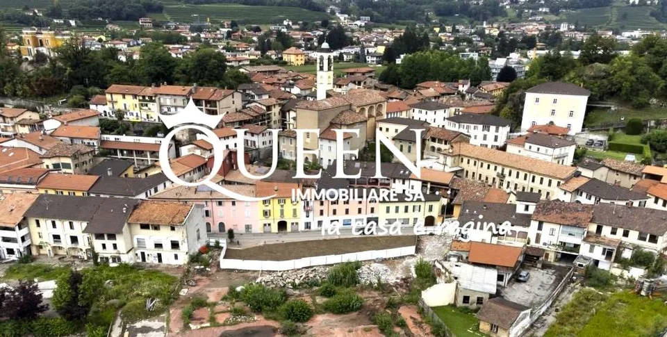 Stabio: casa di corte, 922 mq., 8 appartamenti, a reddito nel nucleo
