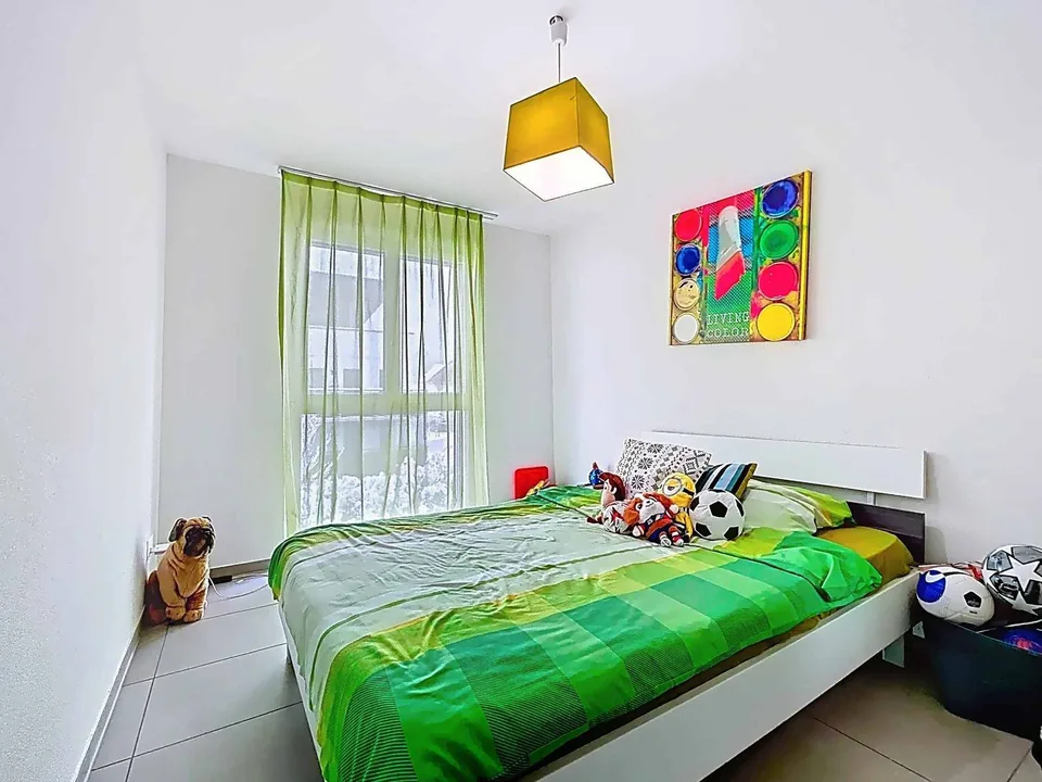 Wohnung mit 4.5 Zimmern in neuer PPE, hell und ideal für Familienleben!