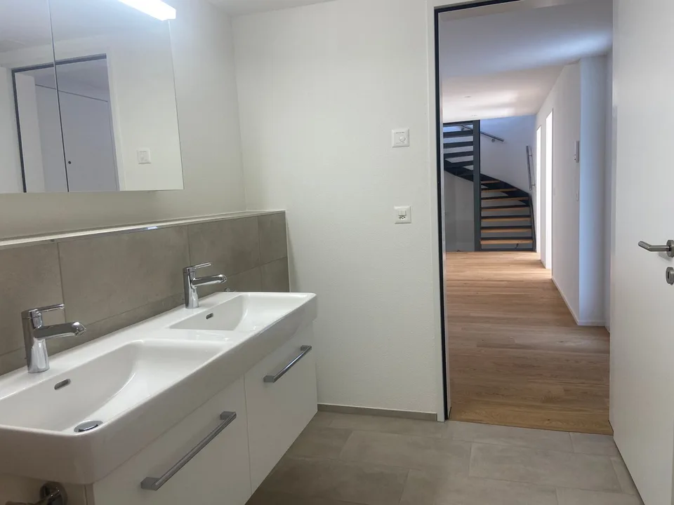 4.5-Zimmer-Doppeleinfamilienhaus an einzigartiger Hanglage – Foto 12 von 39