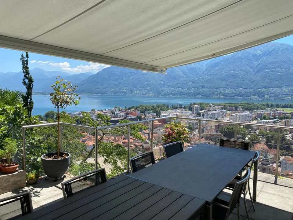 Radiosa Villa sopra  Locarno, Strahlende, moderne Villa über Locarno