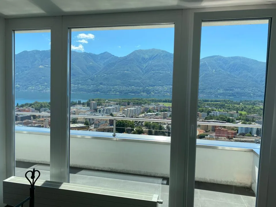 Radiosa Villa sopra  Locarno, Strahlende, moderne Villa über Locarno