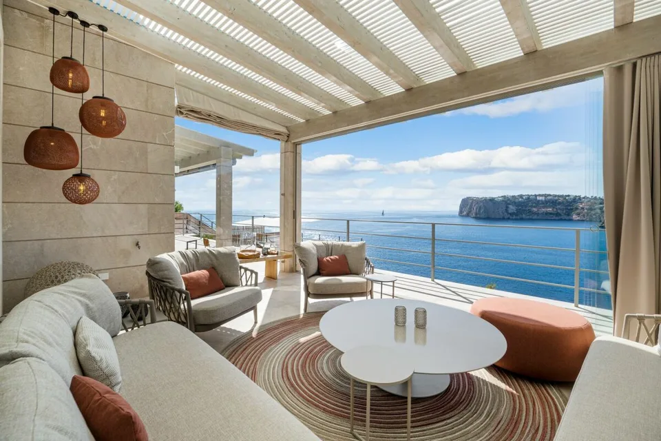 Eine Villa, die mit dem Horizont flirtet