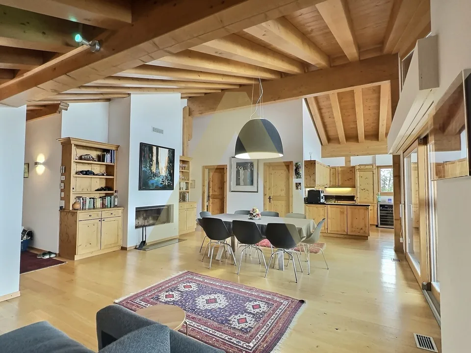 Très lumineux appartement en attique avec beaucoup de cachet
