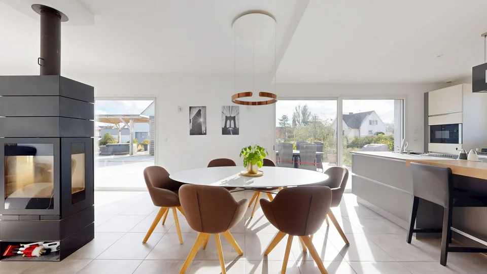 Zeitgemäßes, vernetztes Einfamilienhaus – Foto 6 von 30