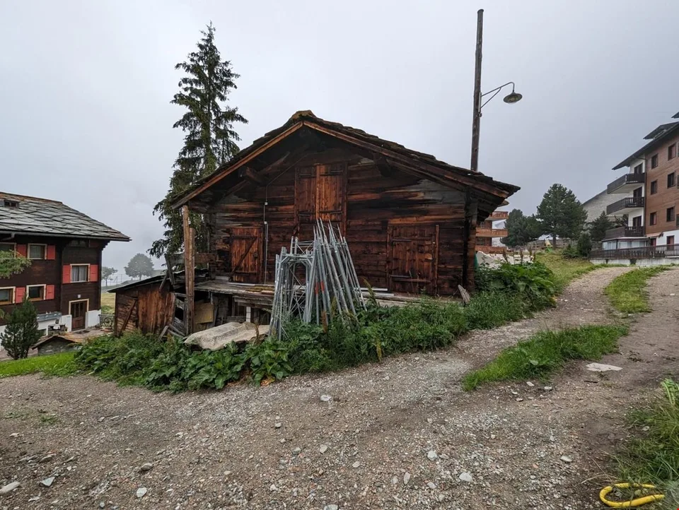 Grange dans la zone du village de Grächen