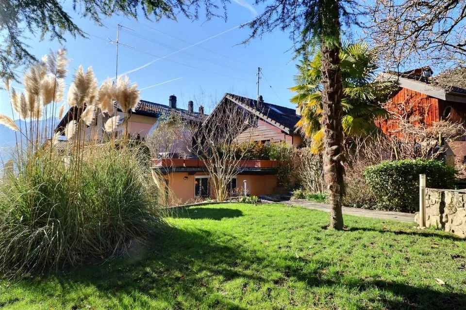 Haus im Dorfzentrum umgeben von Weinbergen – Foto 19 von 22