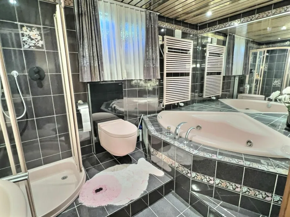 Haus im Dorfzentrum umgeben von Weinbergen – Foto 13 von 22