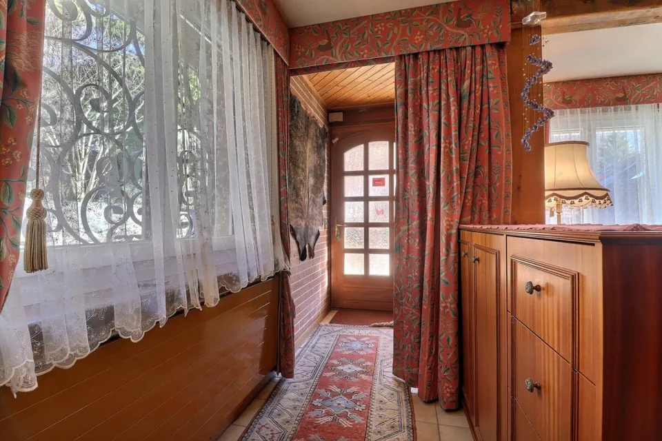 Haus im Dorfzentrum umgeben von Weinbergen – Foto 15 von 22