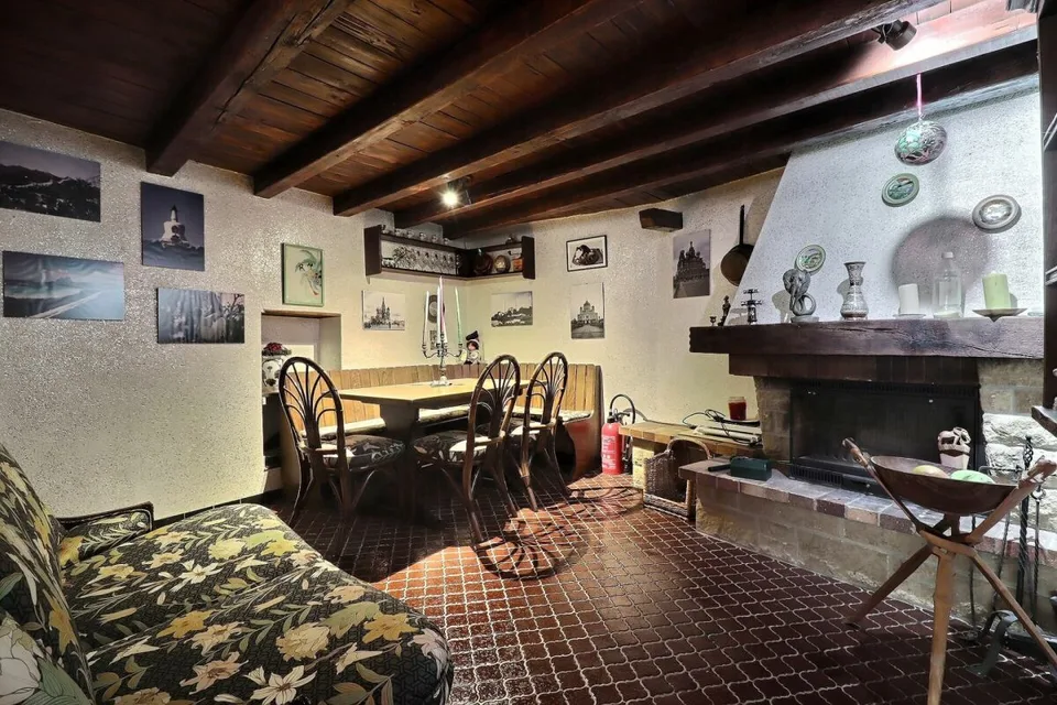 Haus im Dorfzentrum umgeben von Weinbergen – Foto 7 von 22