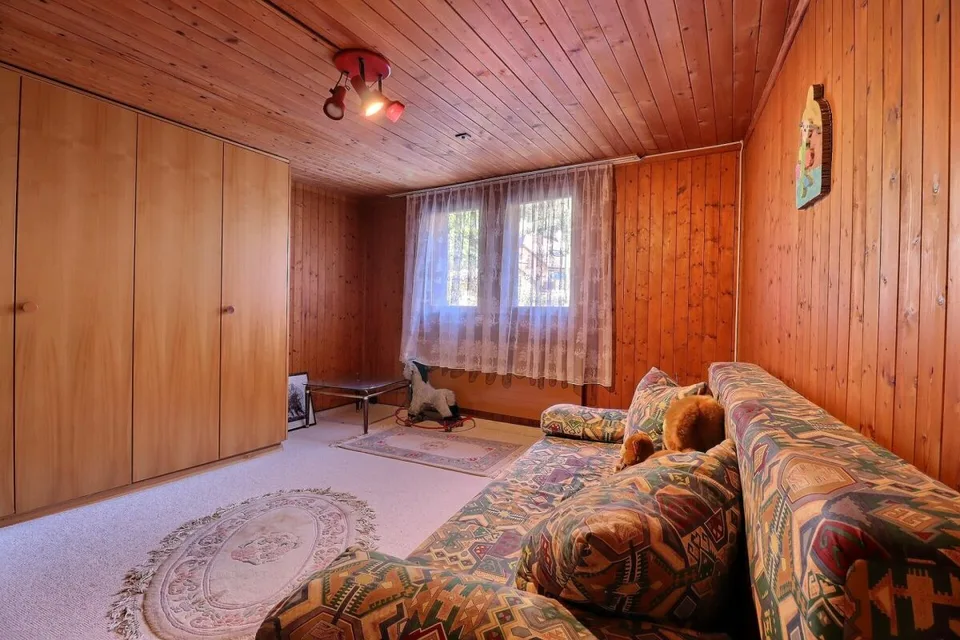 Haus im Dorfzentrum umgeben von Weinbergen – Foto 10 von 22