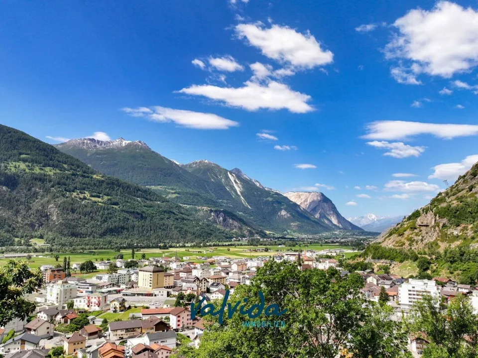 Terreno edificabile di classe eccezionale - Pace, sole e vista libera sulle Alpi vallesane