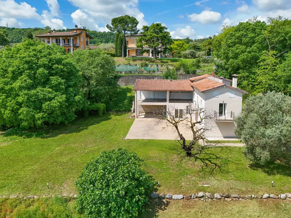 Affascinante Villa nel Cuore della Natura