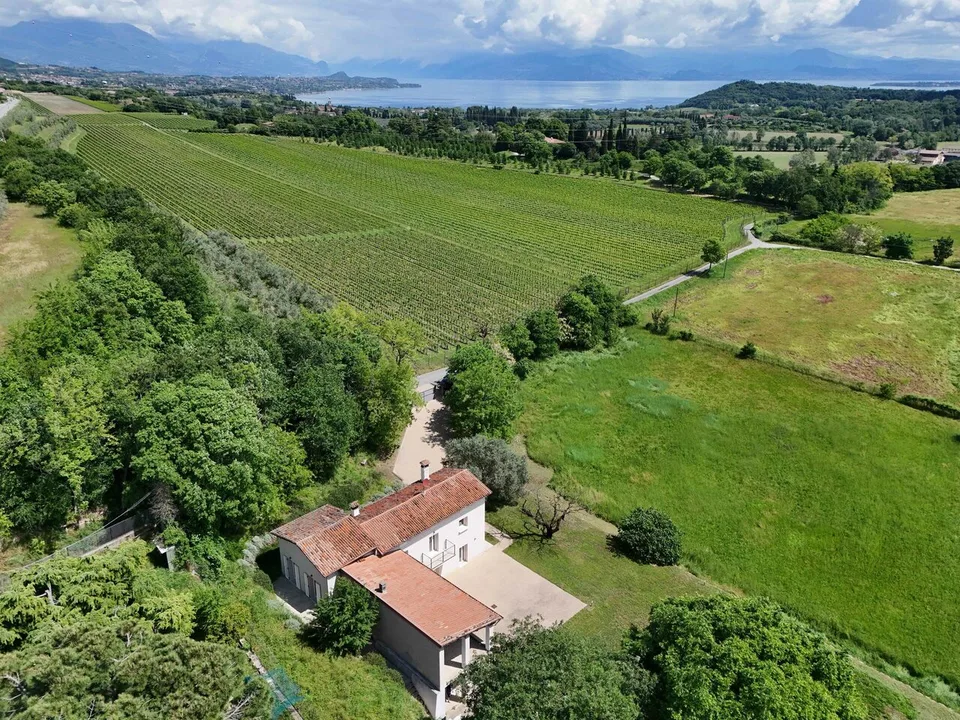 Affascinante Villa nel Cuore della Natura