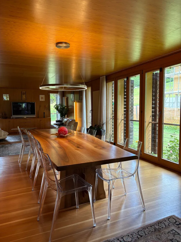 Casa di design in legno immersa nel verde – foto 6 di 29