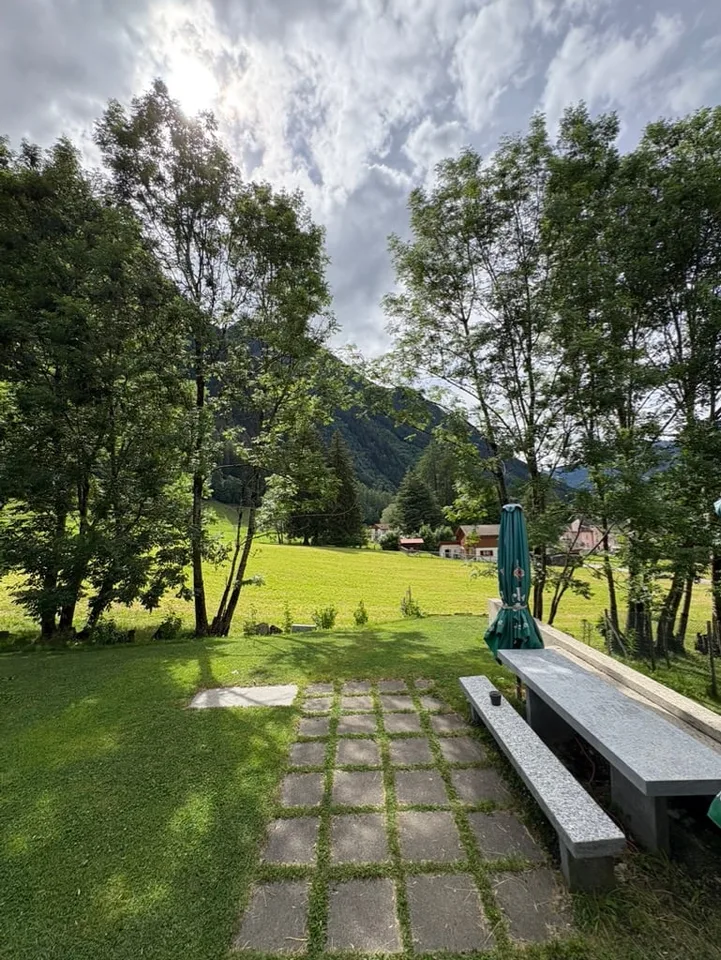 Casa di design in legno immersa nel verde – foto 14 di 29