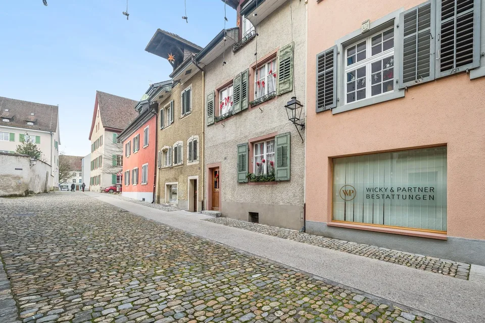 Maison mitoyenne historique du vieux quartier - pour vivre et travailler