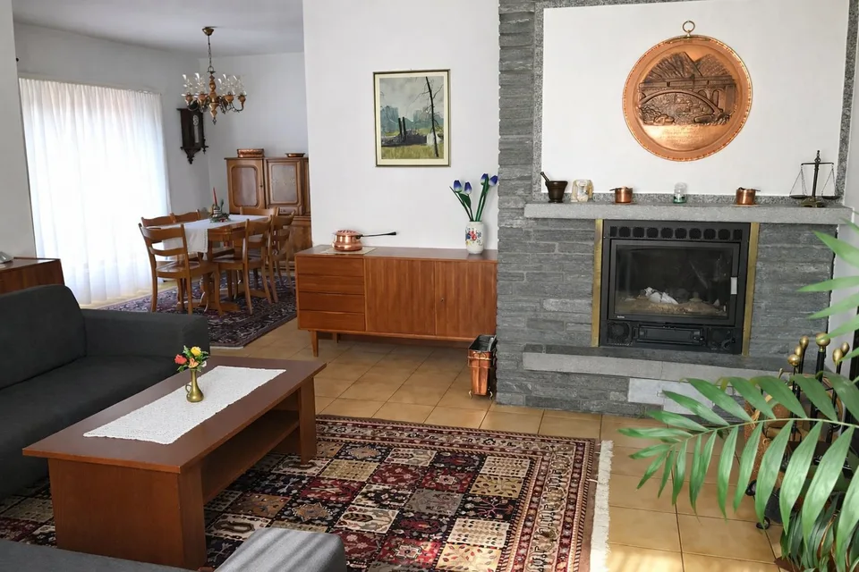 Einfamilienhaus mit großem Grundstück in Arbedo-Castione – Foto 8 von 10