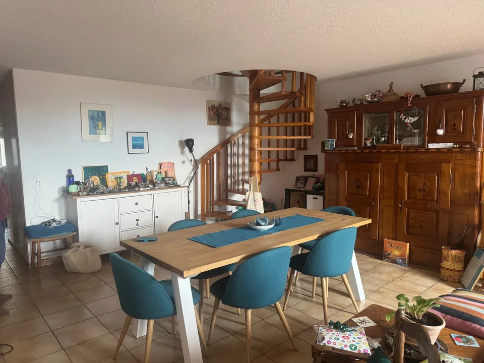 Incantevole appartamento in attico di 6.5 locali a Bière