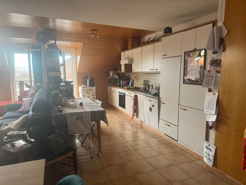 Incantevole appartamento in attico di 6.5 locali a Bière