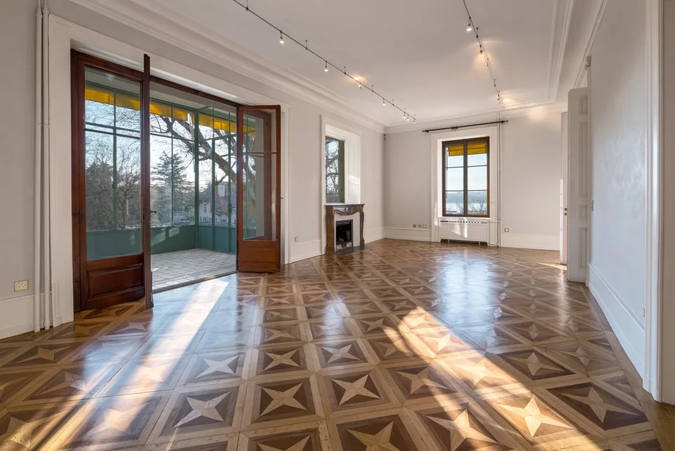 Exceptional Master House near the lake – photo 7 of 11