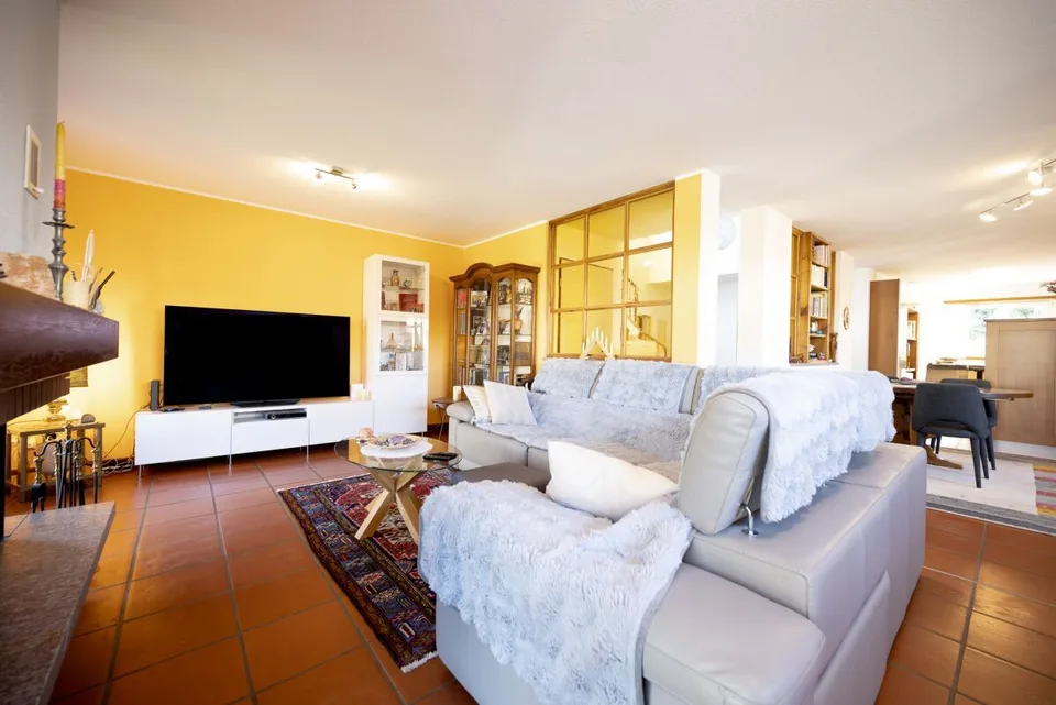 Exklusive Villa mit grossem Garten – Foto 8 von 15