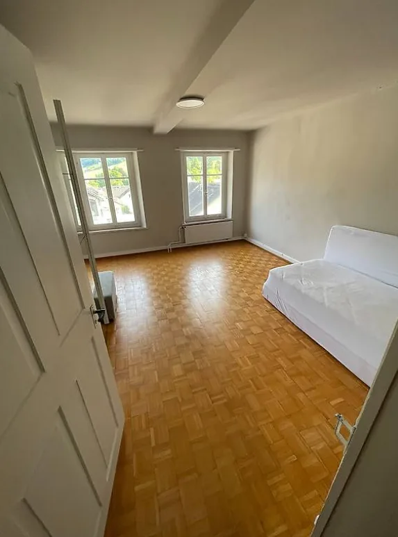 Casa a schiera di 6 locali affascinante sulla Reitbahnstrasse a Glarus – foto 9 di 15