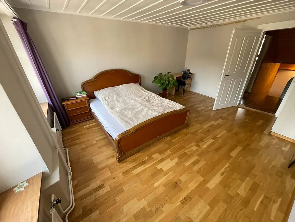 Casa a schiera di 6 locali affascinante sulla Reitbahnstrasse a Glarus – foto 11 di 15