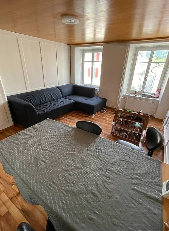 Maison de rang charmante de 6 pièces sur Reitbahnstrasse à Glarus