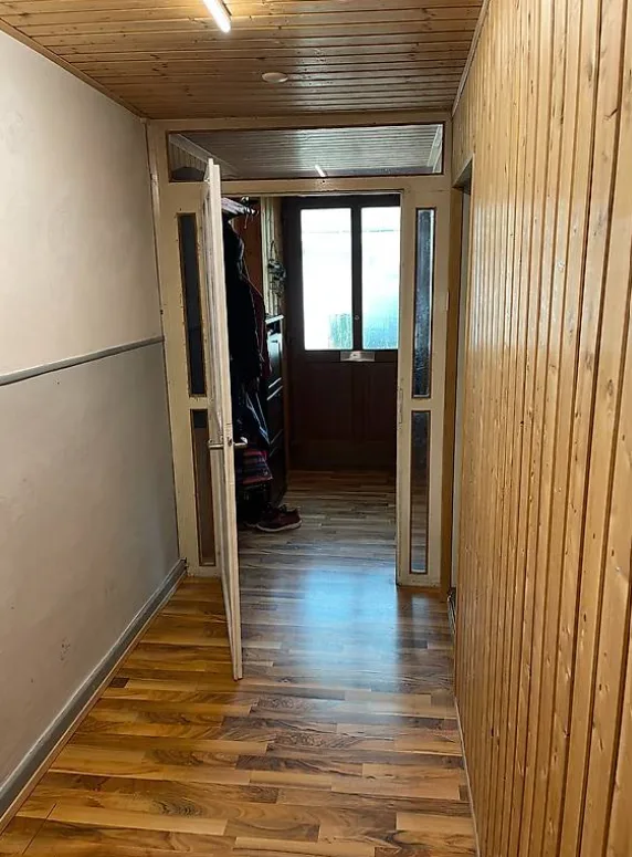 Maison de rang charmante de 6 pièces sur Reitbahnstrasse à Glarus