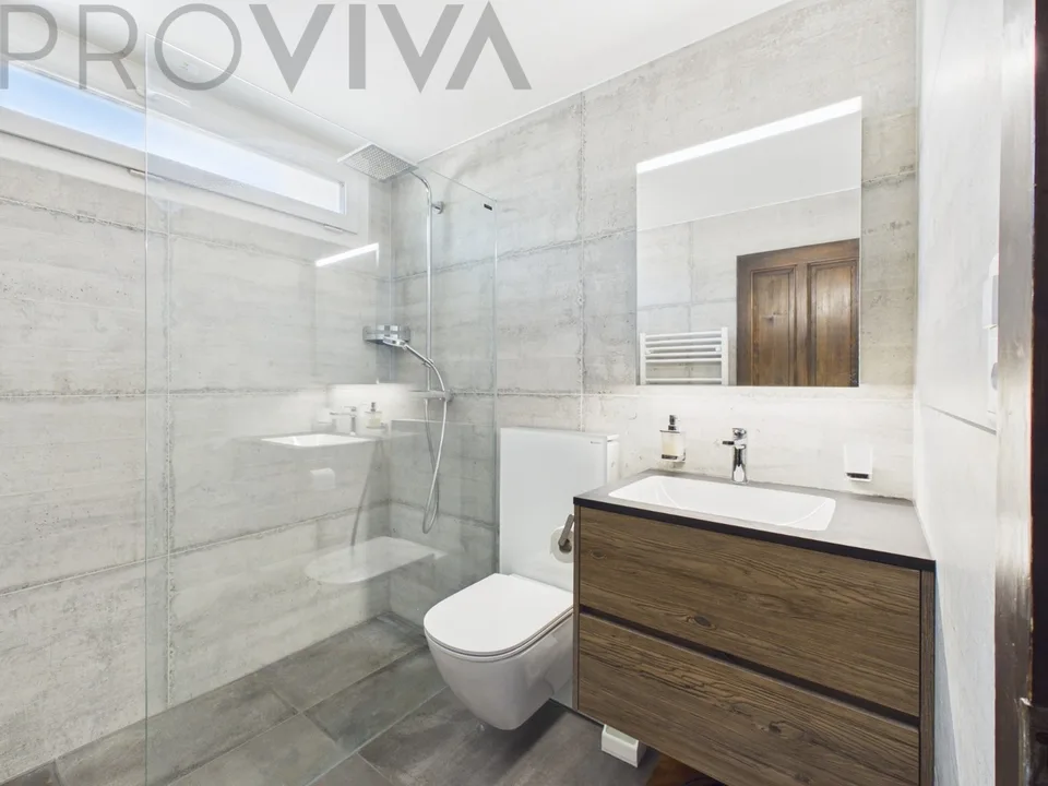 Appartamento unico con terrazza privata (92 m²) nel cuore di Fully