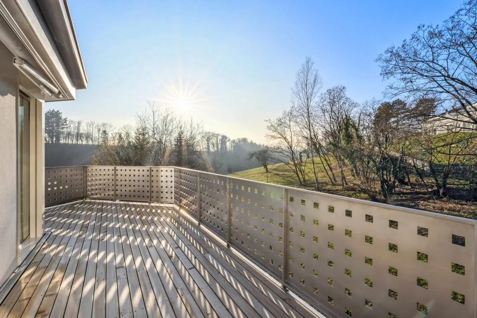 Elegante duplex di 5.5 locali con soppalco e ascensore privato