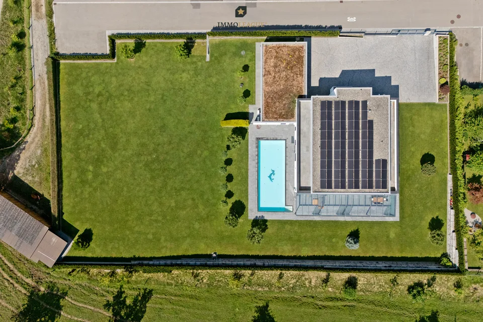 Harmonie in Design und Eleganz - moderne Luxusvilla der Extraklasse. – Foto 4 von 10