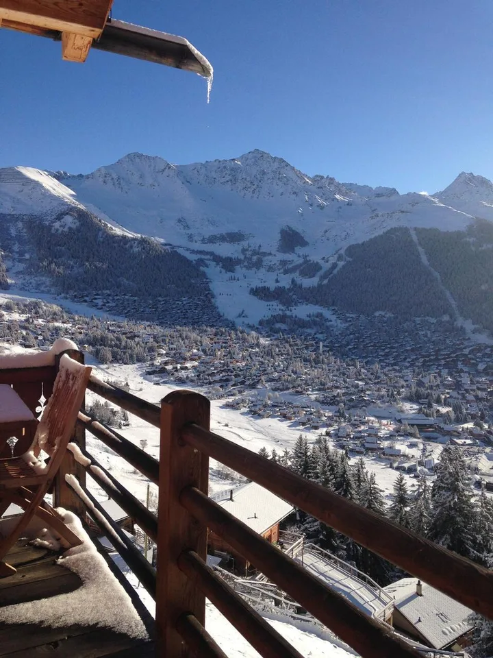 BELLO CHALET SITUATO "IN MEZZO AL NULLA" VISTA IMPAREGGIABILE - CALMA