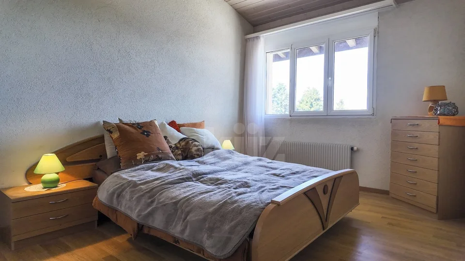 Bello appartamento al 2° piano con balcone e ascensore – foto 8 di 13