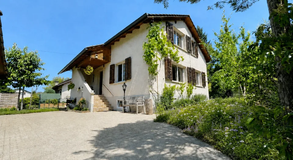 Klimatisiertes EFH mit grossem Umschwung, Gartenhaus und Garage, an ruhiger Lage in Niederlenz