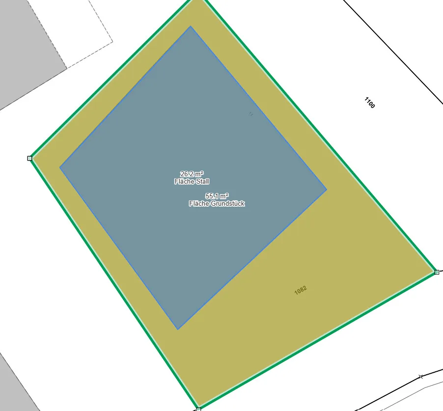 Terrain idyllique avec étable aménageable dans un emplacement ensoleillé