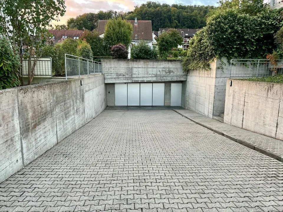 Idéalement situé à proximité de l'A1 Mägenwil ; grands espaces avec un très bon accès
