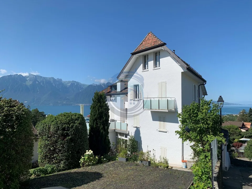 SUPERBE OBJEKT MIT 4 WOHNUNGEN UND ATEMBERAUBENDER AUSSICHT AUF DEN SEE