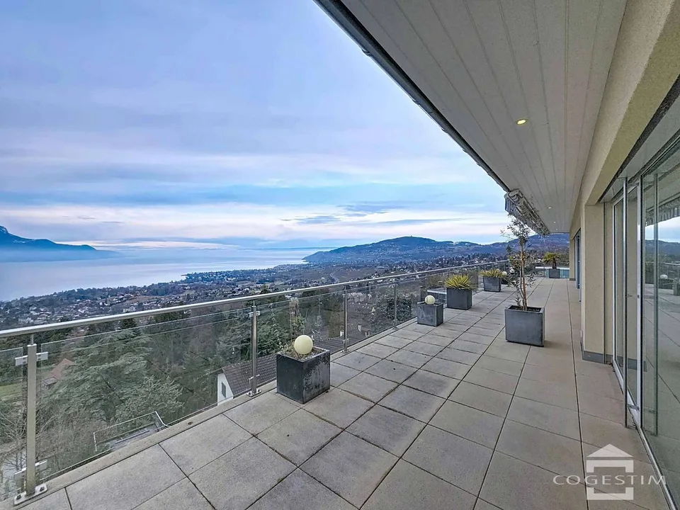 Ultimo piano esclusivo Vista panoramica sul lago
