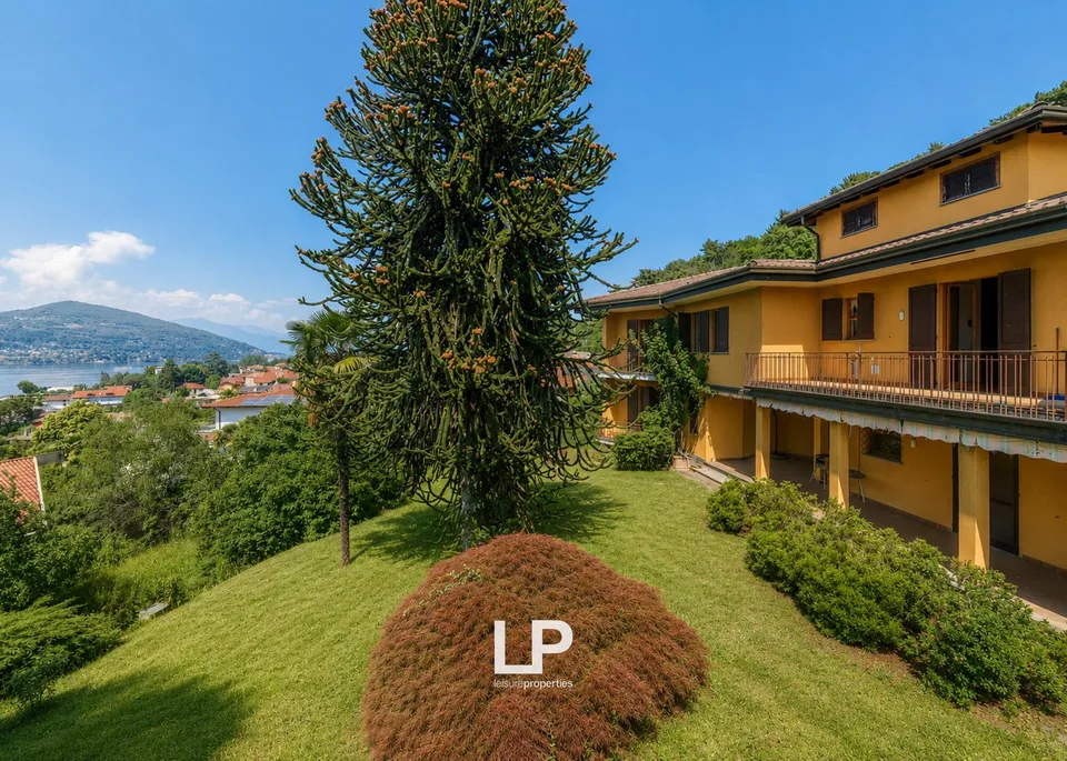Villa indipendente con vista panoramica sul Lago Maggiore a Ranco – foto 6 di 13