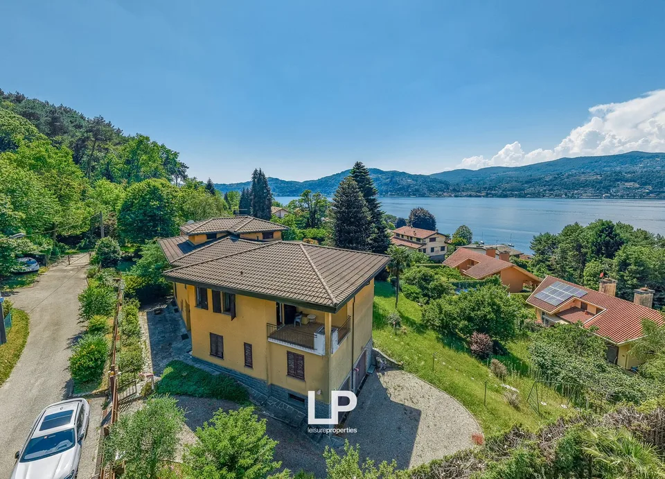 Villa indépendante avec vue panoramique sur le Lago Maggiore à Ranco