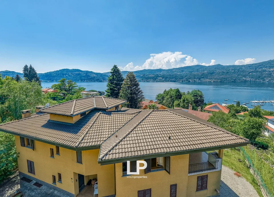 Villa indépendante avec vue panoramique sur le Lago Maggiore à Ranco