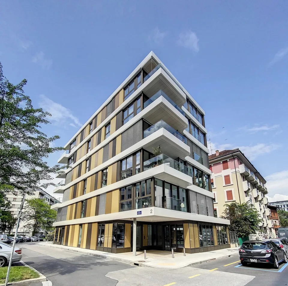 Arcade à vendre dans un immeuble de standing