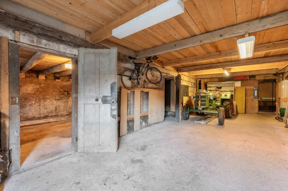 CASA A 3 FAMIGLIE CON RISERVA DI COSTRUZIONE | ABITARE, INVESTIRE O SVILUPPARE – foto 16 di 18