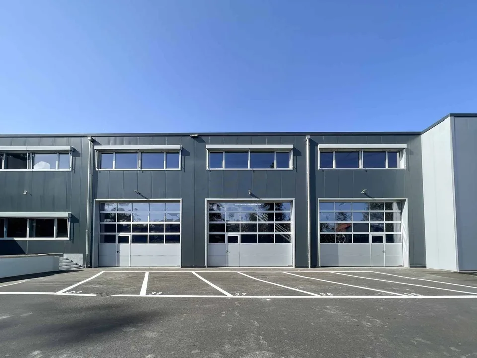 À Vendre : 3 Surfaces Industrielles modernes à Vernier