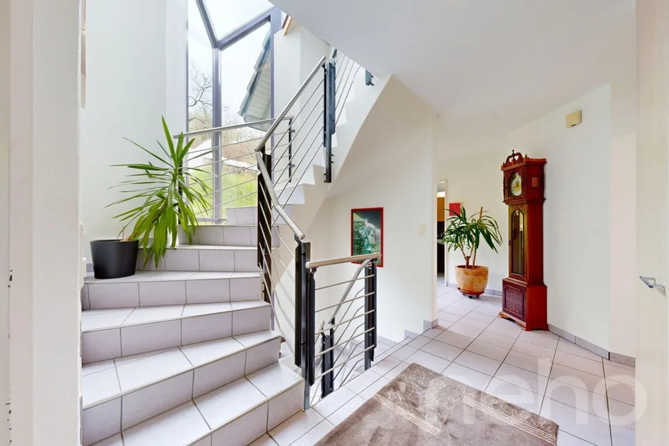 Stylish 6.5-room house in elevated location with panoramic view – photo 19 of 19