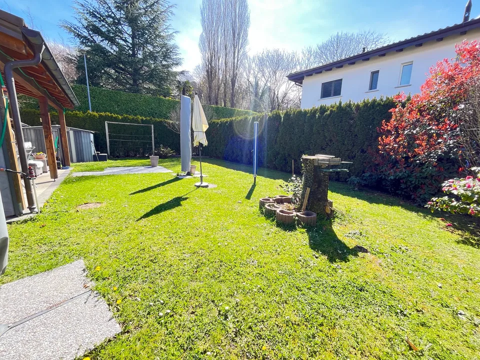 Montagnola: maison unifamiliale avec jardin