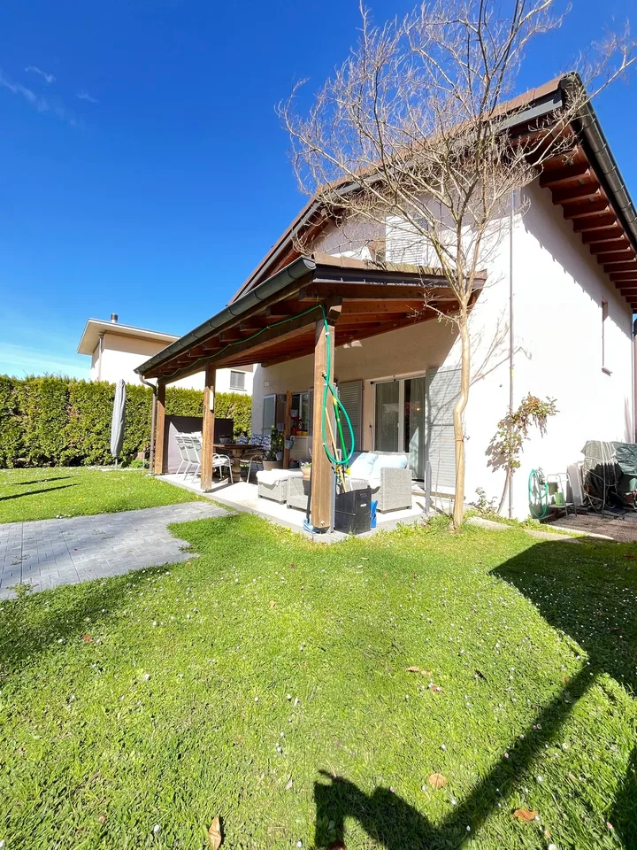 Montagnola: casa unifamiliare con giardino