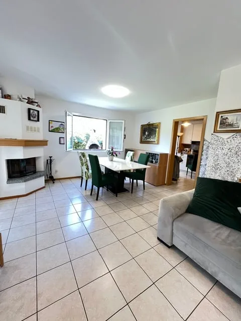 Montagnola: maison unifamiliale avec jardin