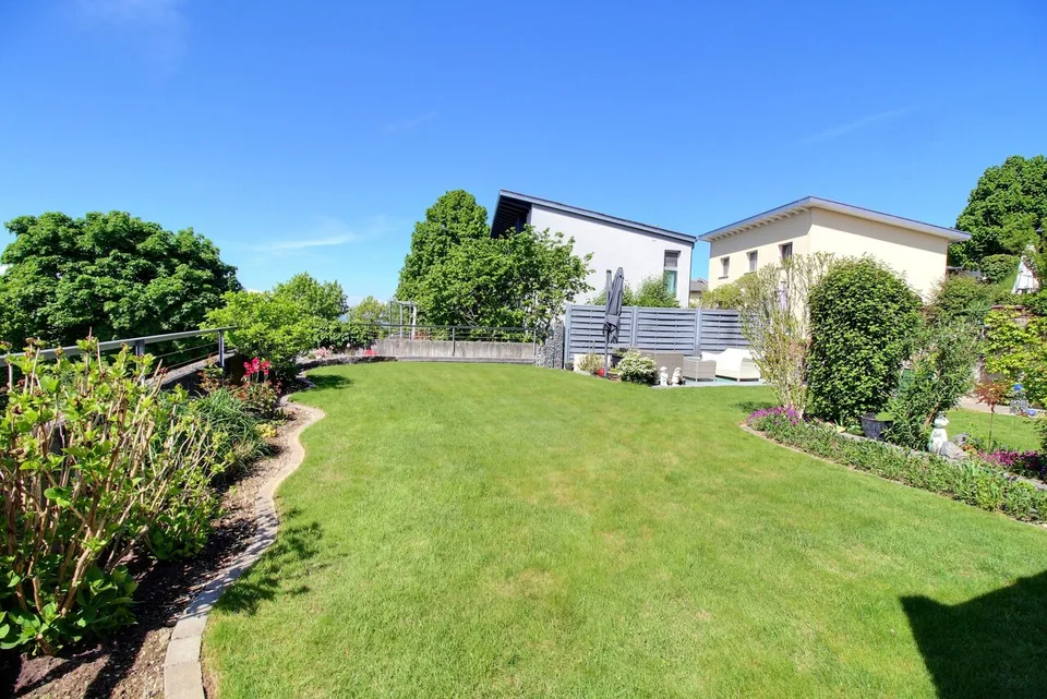 Beautiful semi-detached house, over 180 m2 living space